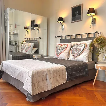 Апартаменты Carla's Residences F1 Hyper Centre *