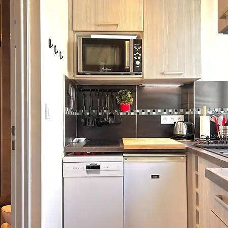 Апартаменты Carla's Residences F1 Hyper Centre *